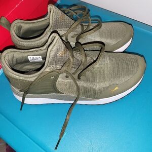 Olive green puma pacer sneakers - very comfy!